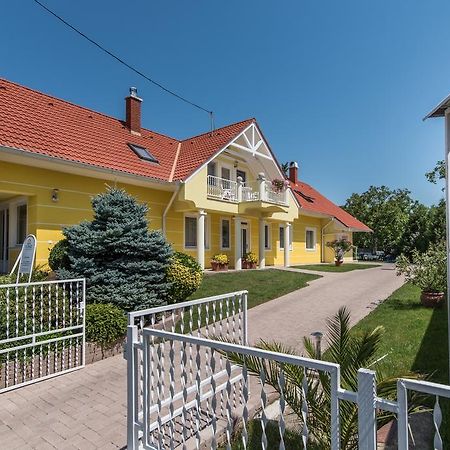 Topaz Apartmanhazak Balatongyörök Extérieur photo