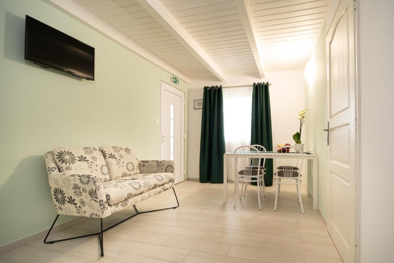 Topaz Apartmanhazak Balatongyörök Extérieur photo