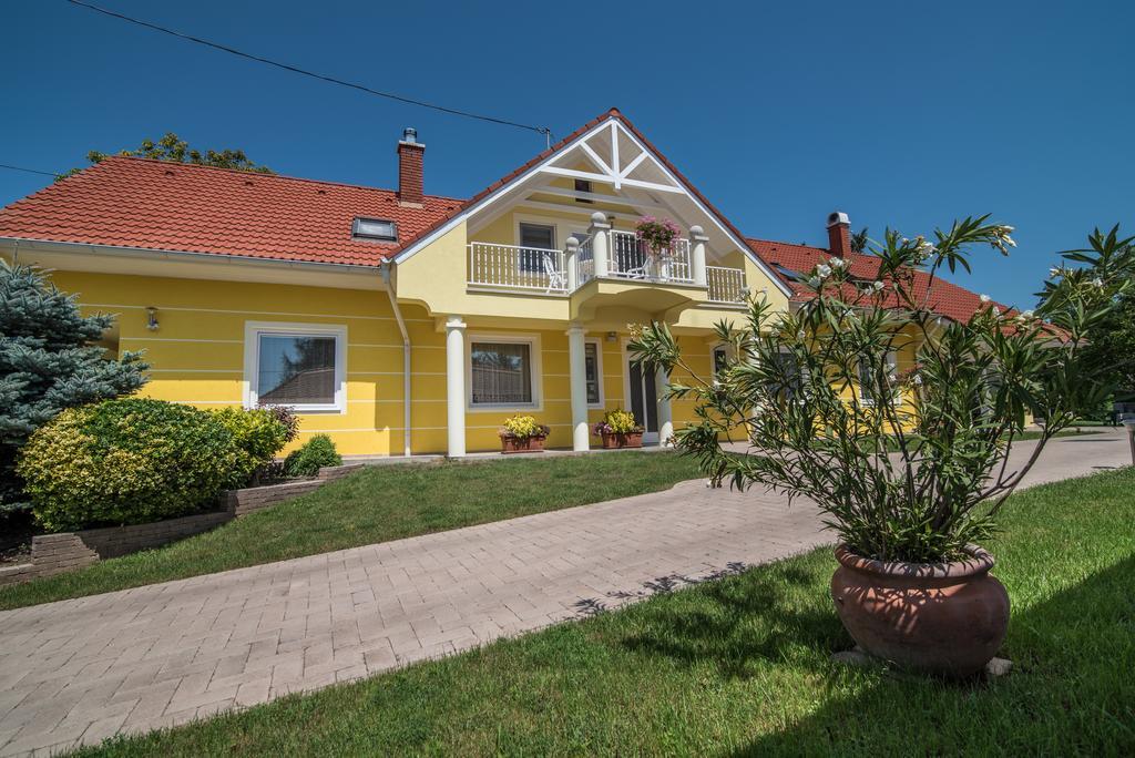 Topaz Apartmanhazak Balatongyörök Extérieur photo