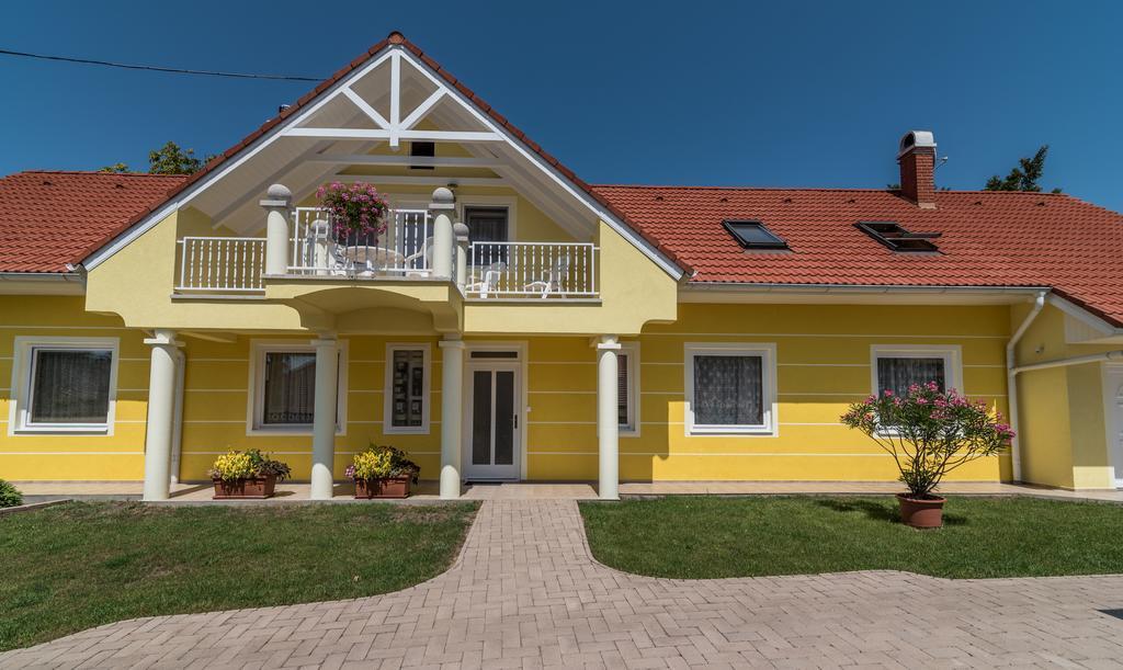 Topaz Apartmanhazak Balatongyörök Extérieur photo
